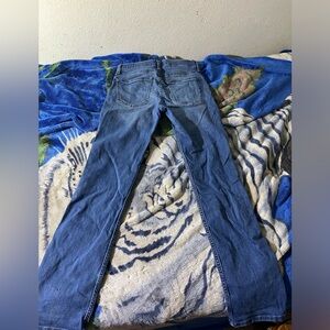 i am poshing these jeans they are big on me